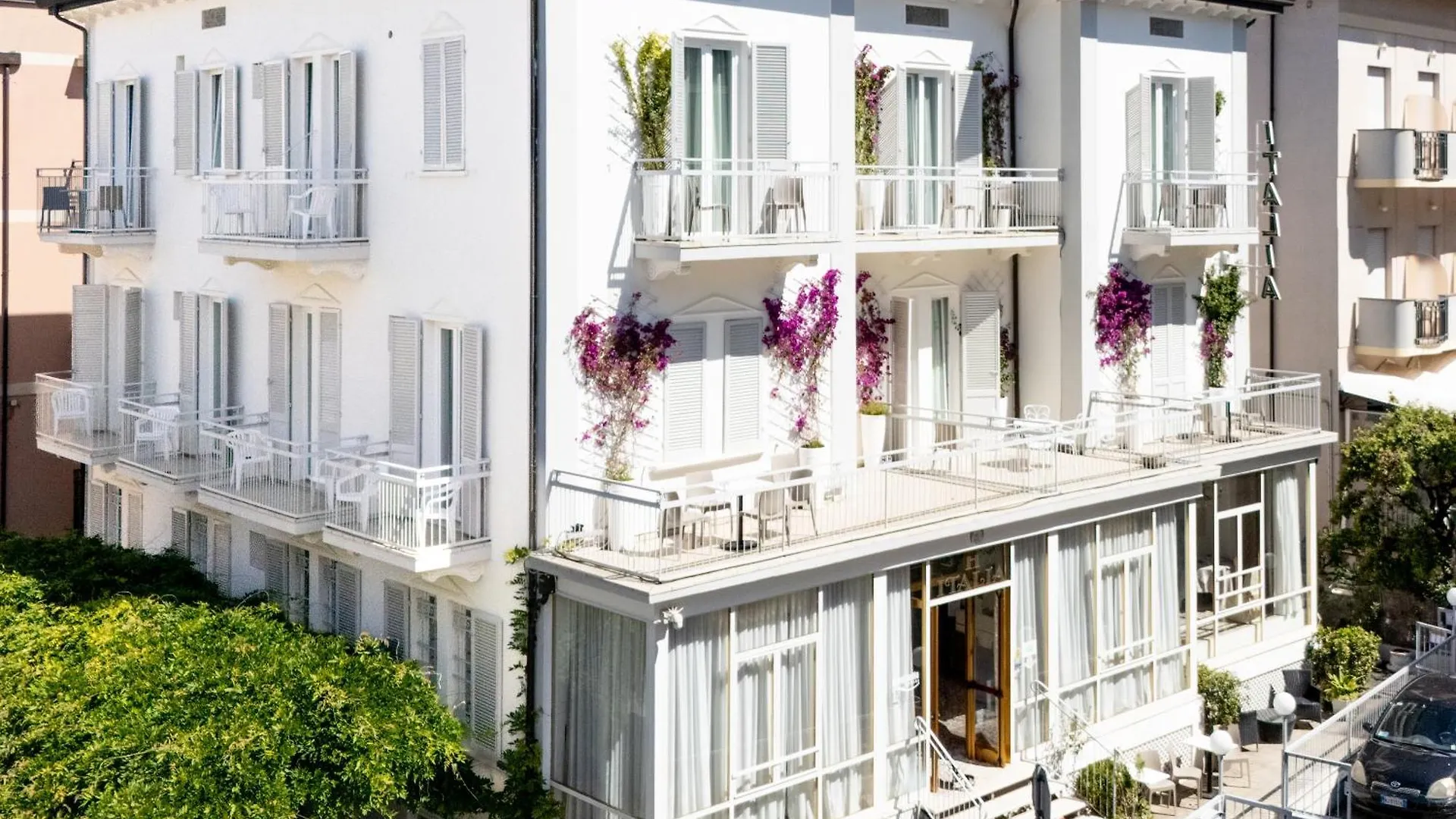 Hotel Italia Boutique contacts